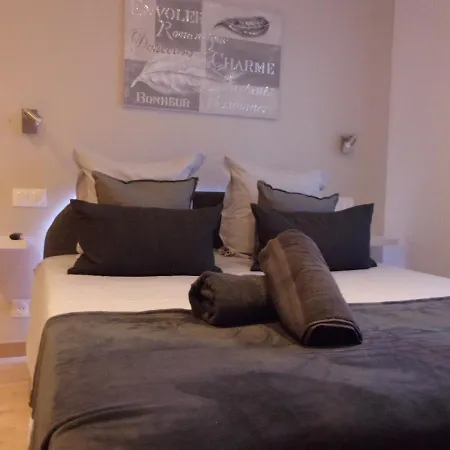 Maison d'hôtes Le Bourget - Envolée Romantique 3*