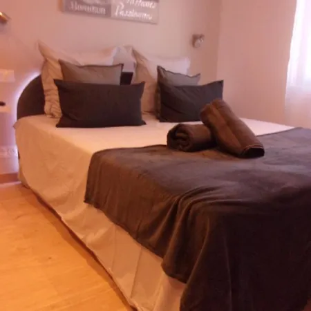Maison d'hôtes Le Bourget - Envolée Romantique 3*