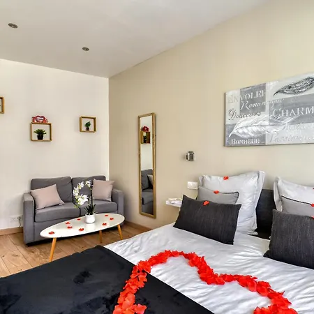 Le Bourget - Envolee Romantique Konukevi 3*