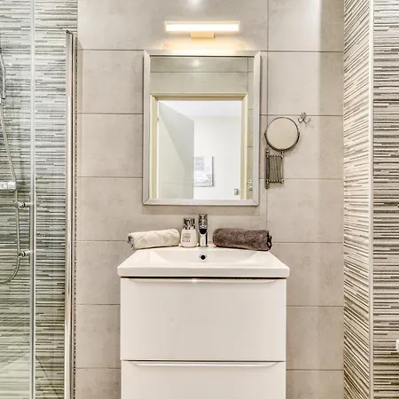 Affittacamere Le Bourget - Envolée Romantique