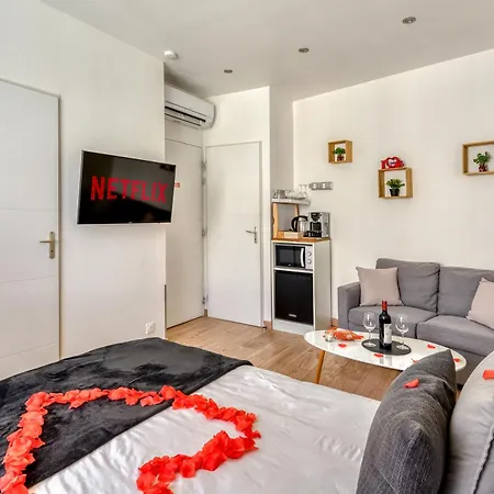 Le Bourget - Envolee Romantique Konukevi 3*